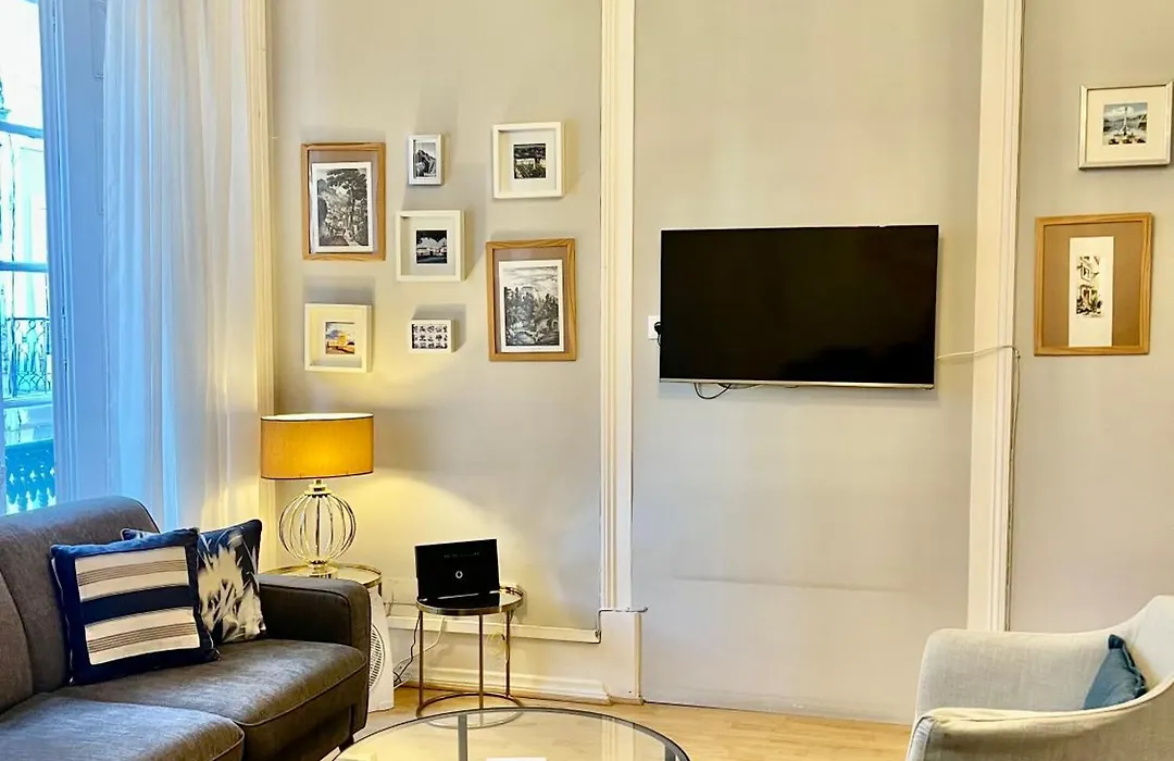 Lisbon Guests Apartments-1